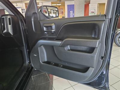 2017 Chevrolet Silverado 1500 LT-CREW CAB-4X4   - Photo 11 - Hamilton, OH 45015