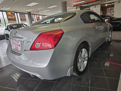 2011 Nissan Altima 2.5 S 2DR COUPE   - Photo 5 - Hamilton, OH 45015