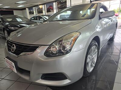 2011 Nissan Altima 2.5 S 2DR COUPE   - Photo 2 - Hamilton, OH 45015