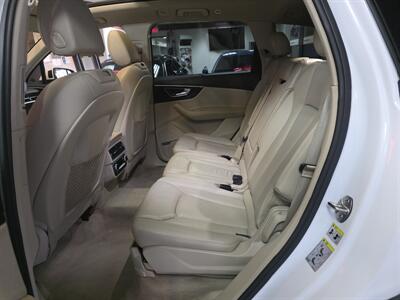 2017 Audi Q7 3.0T quattro Premium Plus AWD   - Photo 13 - Hamilton, OH 45015