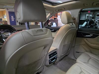 2017 Audi Q7 3.0T quattro Premium Plus AWD   - Photo 18 - Hamilton, OH 45015