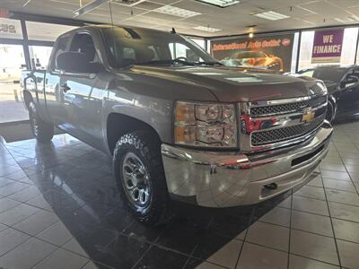 2012 Chevrolet Silverado 1500 LS 4DR EXTENDED CAB 4X4 - Photo 3 - Hamilton, OH 45015