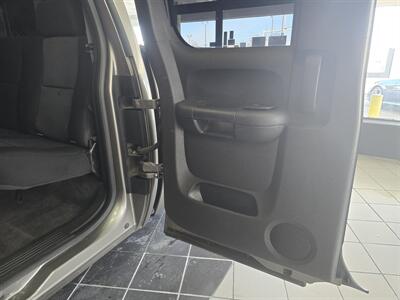 2012 Chevrolet Silverado 1500 LS 4DR EXTENDED CAB 4X4 - Photo 10 - Hamilton, OH 45015