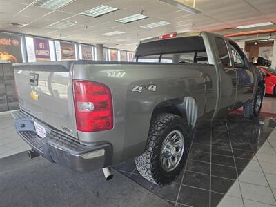 2012 Chevrolet Silverado 1500 LS 4DR EXTENDED CAB 4X4 - Photo 4 - Hamilton, OH 45015