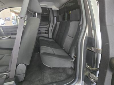 2012 Chevrolet Silverado 1500 LS 4DR EXTENDED CAB 4X4 - Photo 11 - Hamilton, OH 45015