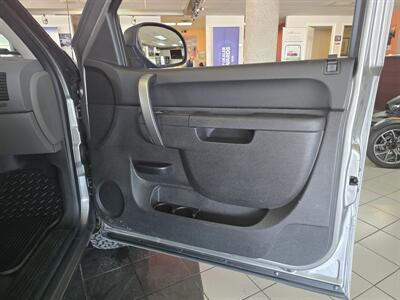 2012 Chevrolet Silverado 1500 LS 4DR EXTENDED CAB 4X4 - Photo 12 - Hamilton, OH 45015