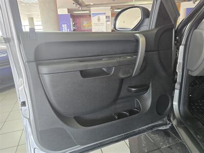 2012 Chevrolet Silverado 1500 LS 4DR EXTENDED CAB 4X4 - Photo 7 - Hamilton, OH 45015