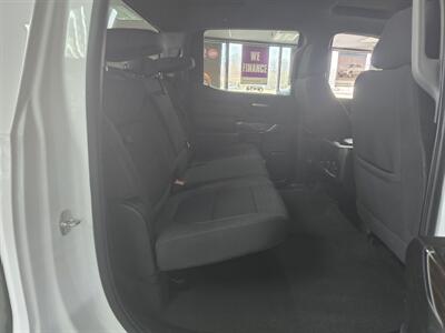 2021 Chevrolet Silverado 1500 RST 4DR CREW CAB 4X4/V8   - Photo 14 - Hamilton, OH 45015