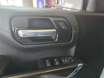 2021 Chevrolet Silverado 1500 RST 4DR CREW CAB 4X4/V8   - Photo 15 - Hamilton, OH 45015