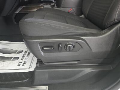 2021 Chevrolet Silverado 1500 RST 4DR CREW CAB 4X4/V8   - Photo 16 - Hamilton, OH 45015