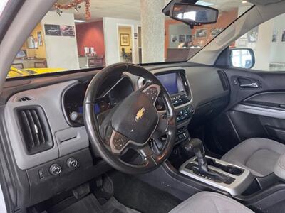 2018 Chevrolet Colorado LT-CREW CAB-4X4   - Photo 10 - Hamilton, OH 45015