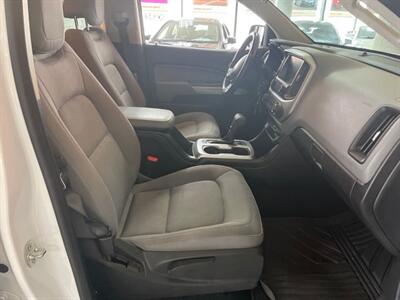 2018 Chevrolet Colorado LT-CREW CAB-4X4   - Photo 16 - Hamilton, OH 45015