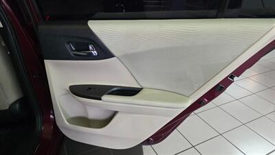 2017 Honda Accord LX 4DR SEDAN - Photo 20 - Hamilton, OH 45015