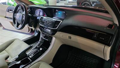 2017 Honda Accord LX 4DR SEDAN - Photo 23 - Hamilton, OH 45015