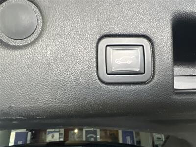 2018 Chevrolet Equinox LT 4DR SUV 4X4 - Photo 28 - Hamilton, OH 45015