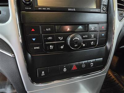 2012 Jeep Grand Cherokee SRT8 4DR SUV 4X4 - Photo 29 - Hamilton, OH 45015