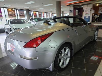 2005 Nissan 350Z Touring 2DR ROADSTER   - Photo 13 - Hamilton, OH 45015