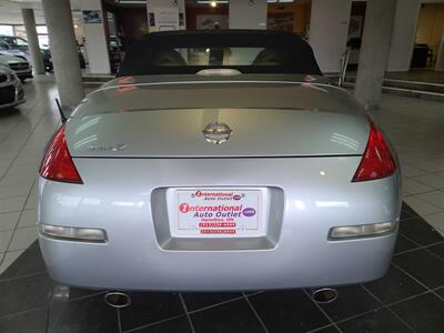 2005 Nissan 350Z Touring 2DR ROADSTER   - Photo 8 - Hamilton, OH 45015