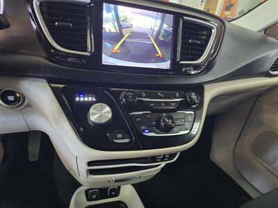 2018 Chrysler Pacifica Touring Plus MINI-VAN - Photo 25 - Hamilton, OH 45015