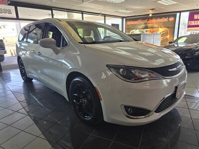 2018 Chrysler Pacifica Touring Plus MINI-VAN - Photo 3 - Hamilton, OH 45015