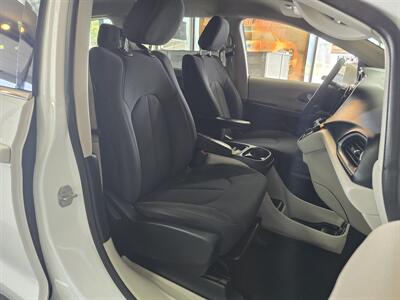 2018 Chrysler Pacifica Touring Plus MINI-VAN - Photo 15 - Hamilton, OH 45015