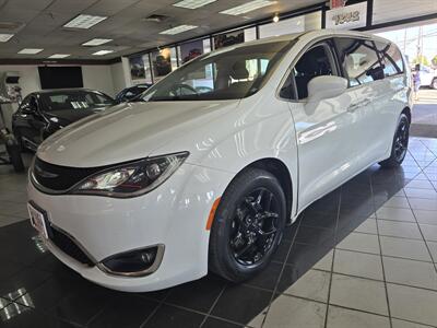 2018 Chrysler Pacifica Touring Plus MINI-VAN - Photo 1 - Hamilton, OH 45015