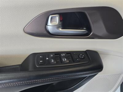 2018 Chrysler Pacifica Touring Plus MINI-VAN - Photo 20 - Hamilton, OH 45015