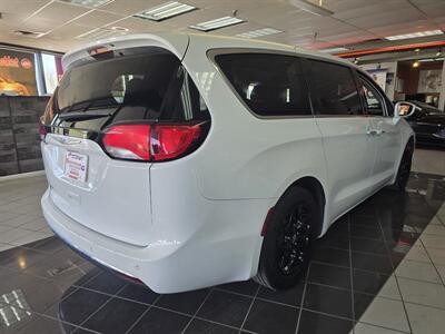 2018 Chrysler Pacifica Touring Plus MINI-VAN - Photo 4 - Hamilton, OH 45015