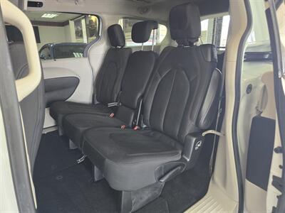 2018 Chrysler Pacifica Touring Plus MINI-VAN - Photo 10 - Hamilton, OH 45015