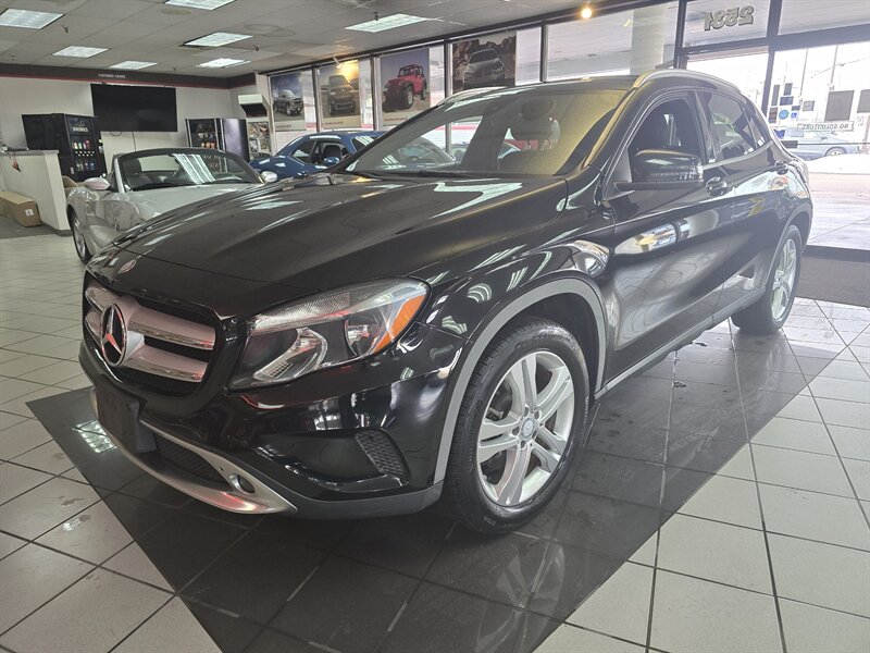 2016 Mercedes-Benz GLA 250  4DR SUV   - Photo 1 - Hamilton, OH 45015