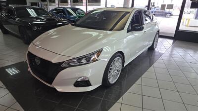 2022 Nissan Altima 2.5 SR 4DR SEDAN   - Photo 1 - Hamilton, OH 45015