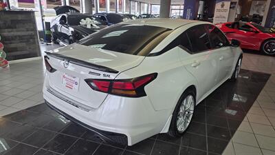 2022 Nissan Altima 2.5 SR 4DR SEDAN   - Photo 6 - Hamilton, OH 45015