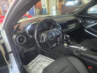 2017 Chevrolet Camaro LT   - Photo 8 - Hamilton, OH 45015