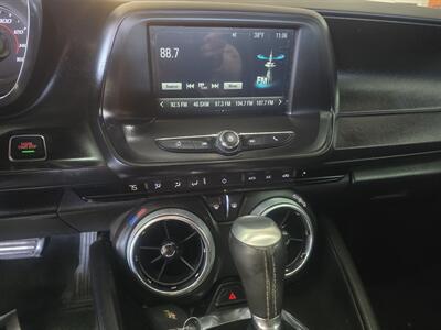 2017 Chevrolet Camaro LT   - Photo 19 - Hamilton, OH 45015