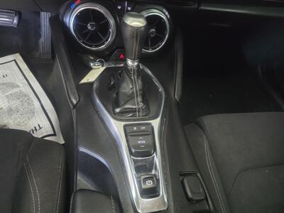 2017 Chevrolet Camaro LT   - Photo 17 - Hamilton, OH 45015