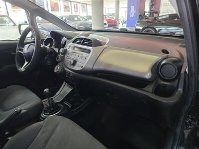 2010 Honda Fit Base 4DR HATCHBACK/5-SPEED   - Photo 13 - Hamilton, OH 45015