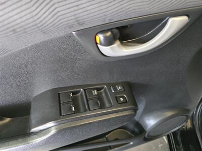 2010 Honda Fit Base 4DR HATCHBACK/5-SPEED   - Photo 17 - Hamilton, OH 45015