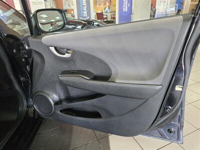 2010 Honda Fit Base 4DR HATCHBACK/5-SPEED   - Photo 12 - Hamilton, OH 45015