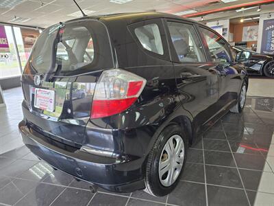 2010 Honda Fit Base 4DR HATCHBACK/5-SPEED   - Photo 4 - Hamilton, OH 45015