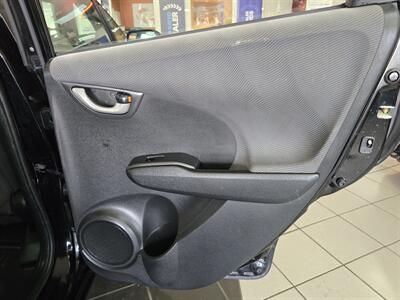 2010 Honda Fit Base 4DR HATCHBACK/5-SPEED   - Photo 15 - Hamilton, OH 45015