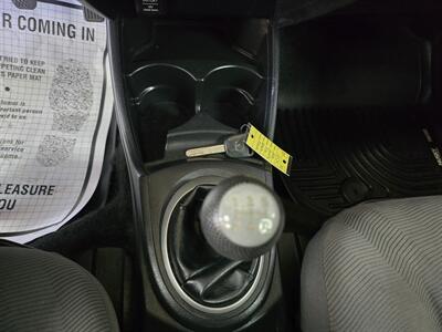 2010 Honda Fit Base 4DR HATCHBACK/5-SPEED   - Photo 18 - Hamilton, OH 45015