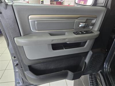 2016 RAM 1500 Outdoorsman 4DR CREW CAB 4X4/V8 - Photo 7 - Hamilton, OH 45015