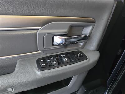 2016 RAM 1500 Outdoorsman 4DR CREW CAB 4X4/V8 - Photo 21 - Hamilton, OH 45015