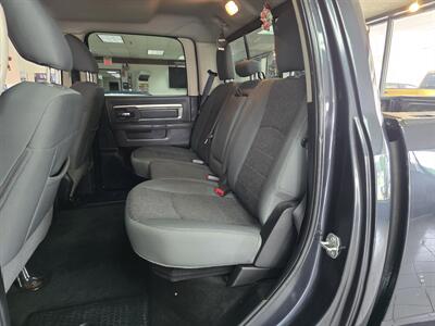 2016 RAM 1500 Outdoorsman 4DR CREW CAB 4X4/V8 - Photo 12 - Hamilton, OH 45015