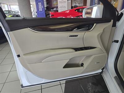 2016 Cadillac XTS Luxury 4DR SEDAN   - Photo 8 - Hamilton, OH 45015