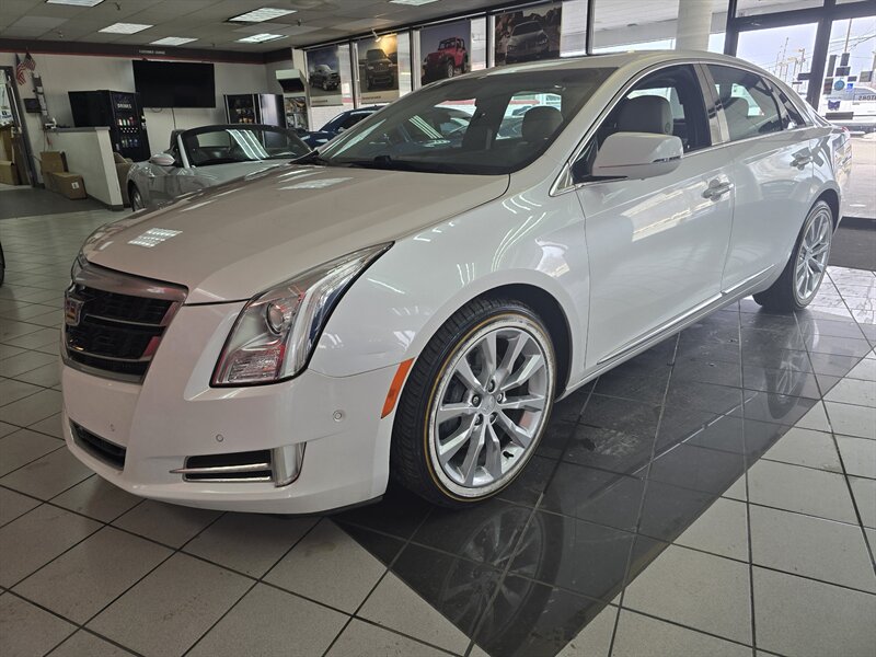 2016 Cadillac XTS Luxury 4DR SEDAN   - Photo 1 - Hamilton, OH 45015