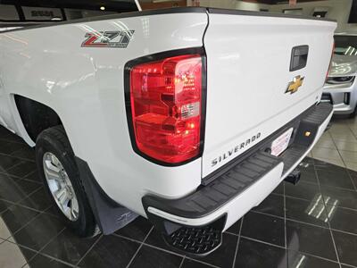 2017 Chevrolet Silverado 1500 LT EXTENDED CAB 4X4   - Photo 32 - Hamilton, OH 45015