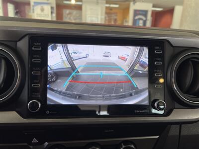 2020 Toyota Tacoma SR5 V6 4DR DOUBLE CAB - Photo 16 - Hamilton, OH 45015