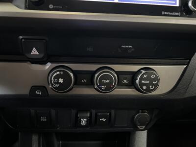 2020 Toyota Tacoma SR5 V6 4DR DOUBLE CAB - Photo 17 - Hamilton, OH 45015