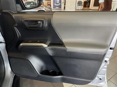2020 Toyota Tacoma SR5 V6 4DR DOUBLE CAB - Photo 28 - Hamilton, OH 45015